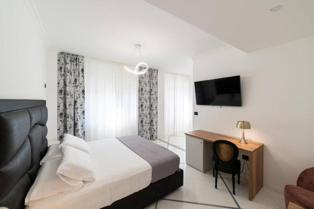 Apartments Hotel Real Suite Napoli Chiaia Mergellina Exterior foto