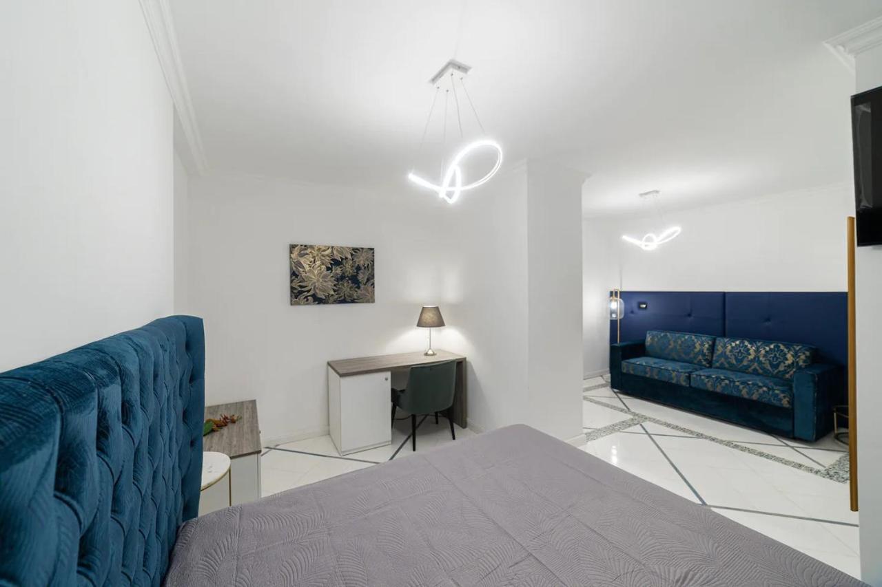 Apartments Hotel Real Suite Napoli Chiaia Mergellina Exterior foto