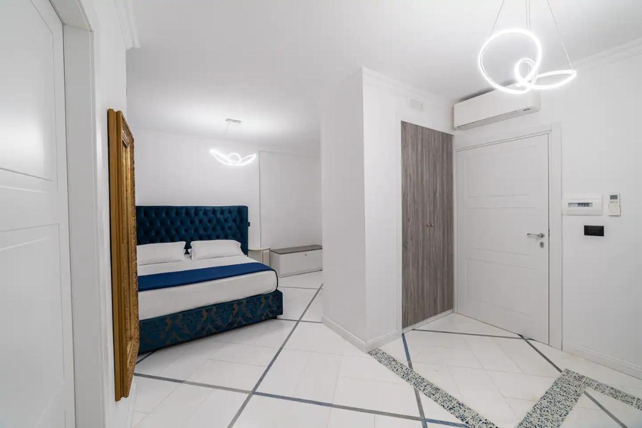 Apartments Hotel Real Suite Napoli Chiaia Mergellina Exterior foto