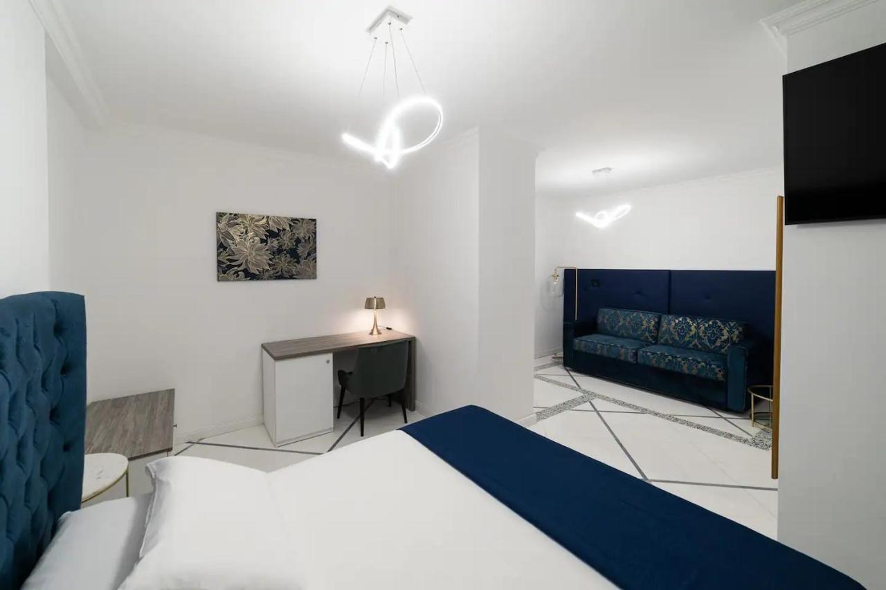 Apartments Hotel Real Suite Napoli Chiaia Mergellina Exterior foto