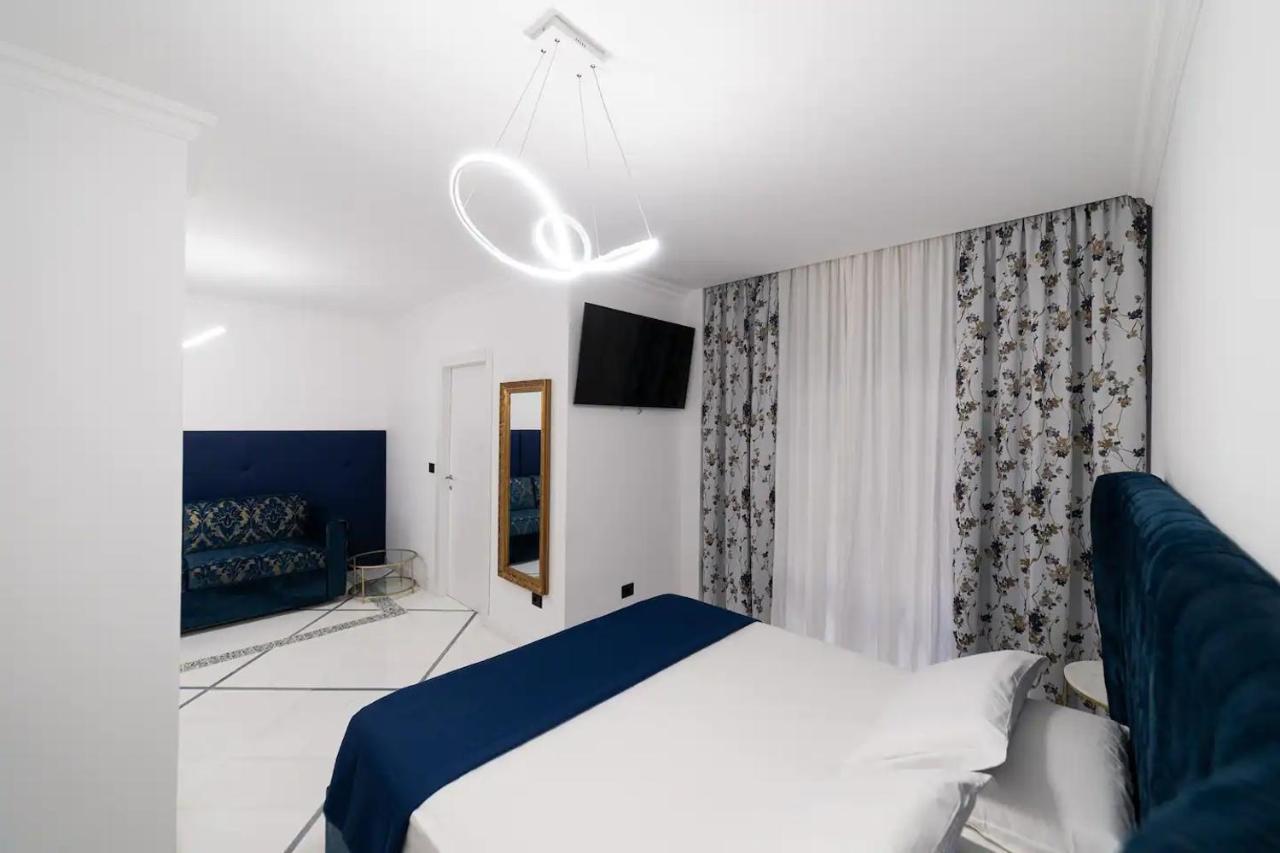 Apartments Hotel Real Suite Napoli Chiaia Mergellina Exterior foto