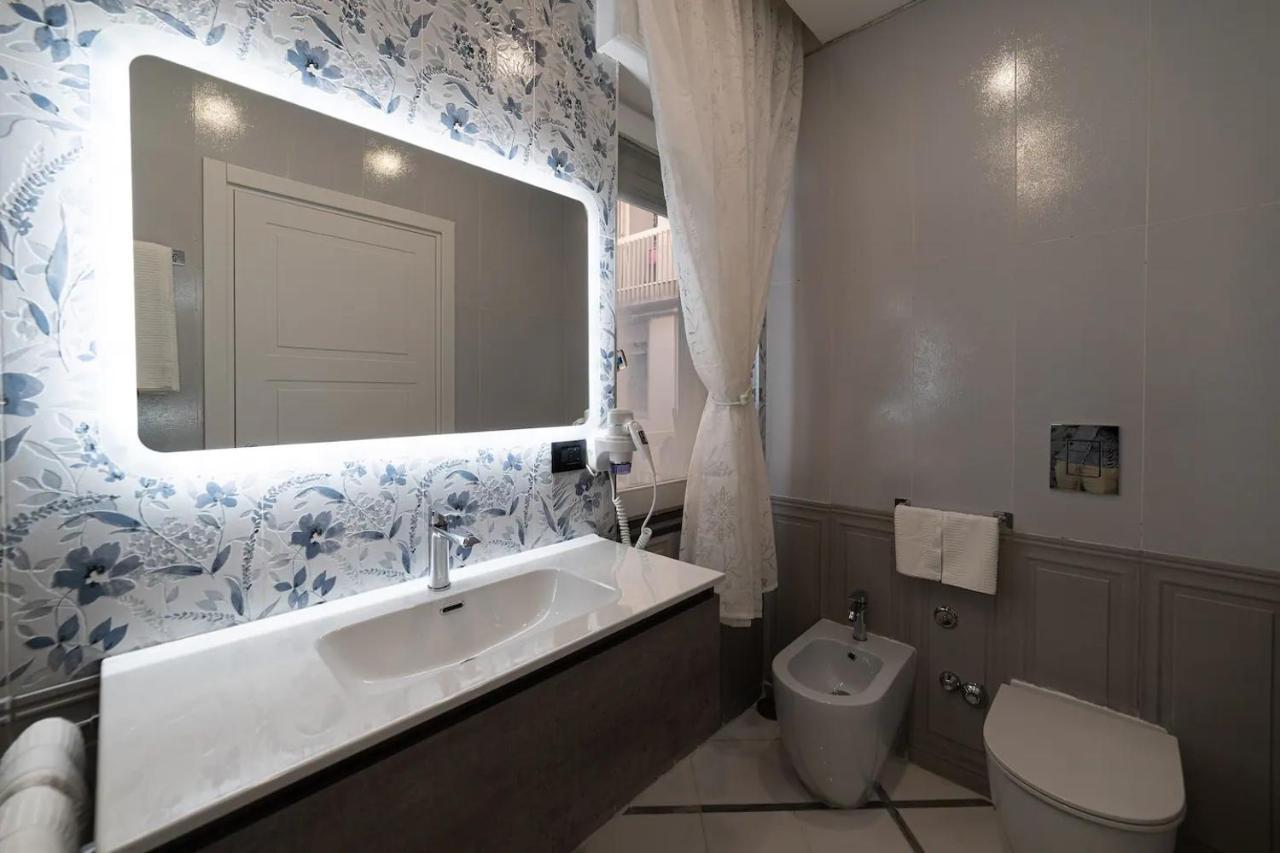Apartments Hotel Real Suite Napoli Chiaia Mergellina Exterior foto