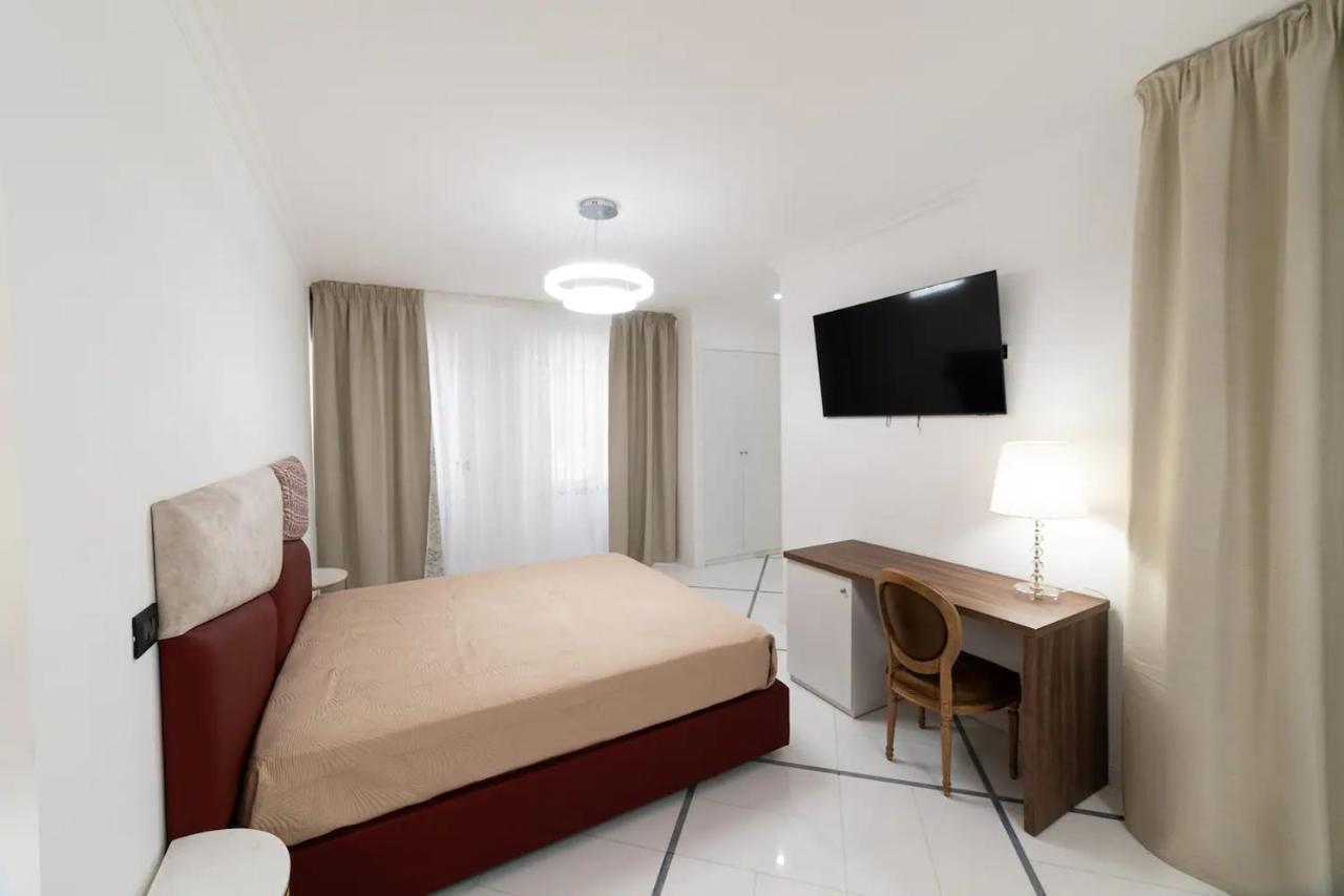 Apartments Hotel Real Suite Napoli Chiaia Mergellina Exterior foto