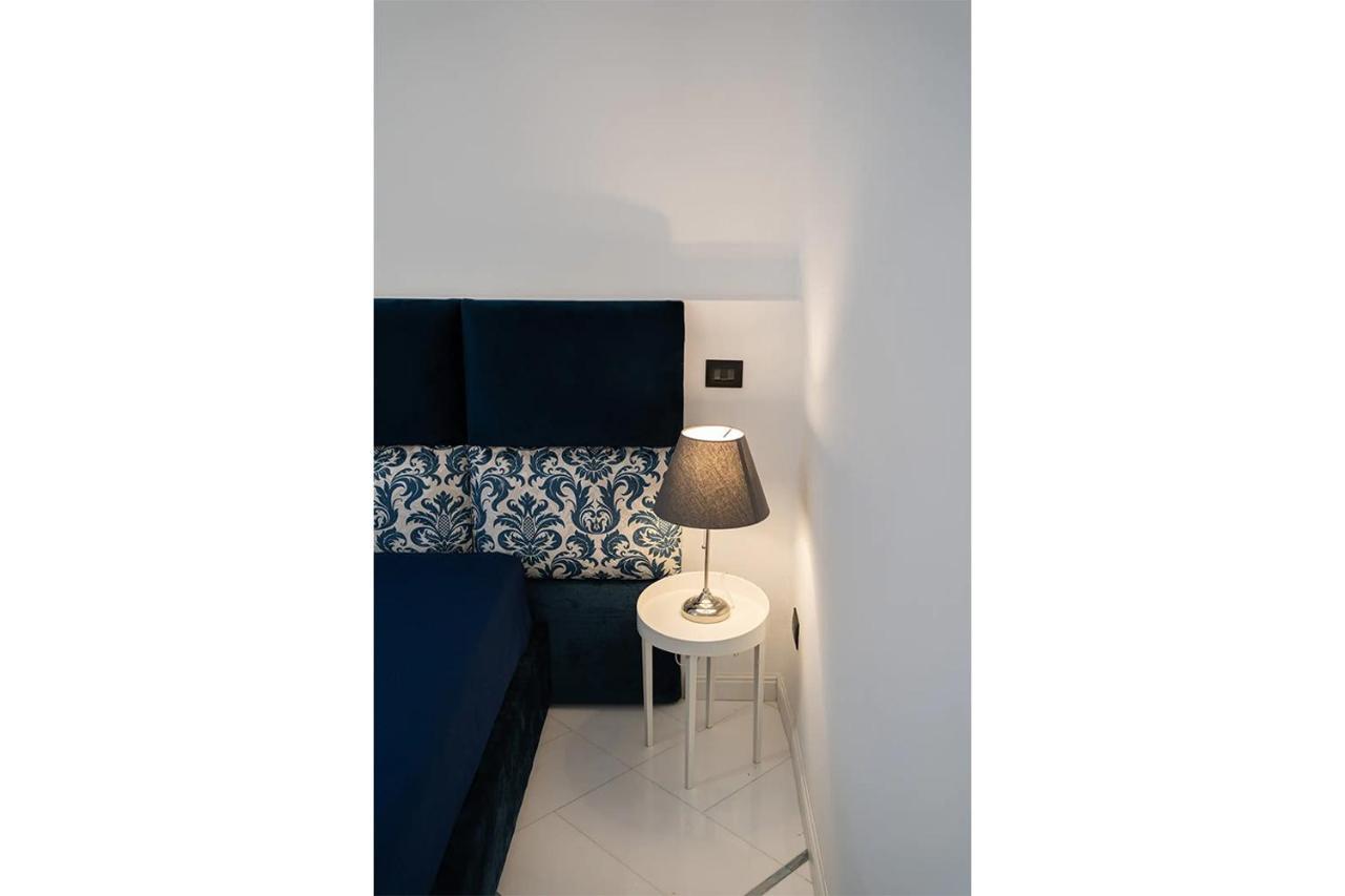 Apartments Hotel Real Suite Napoli Chiaia Mergellina Exterior foto