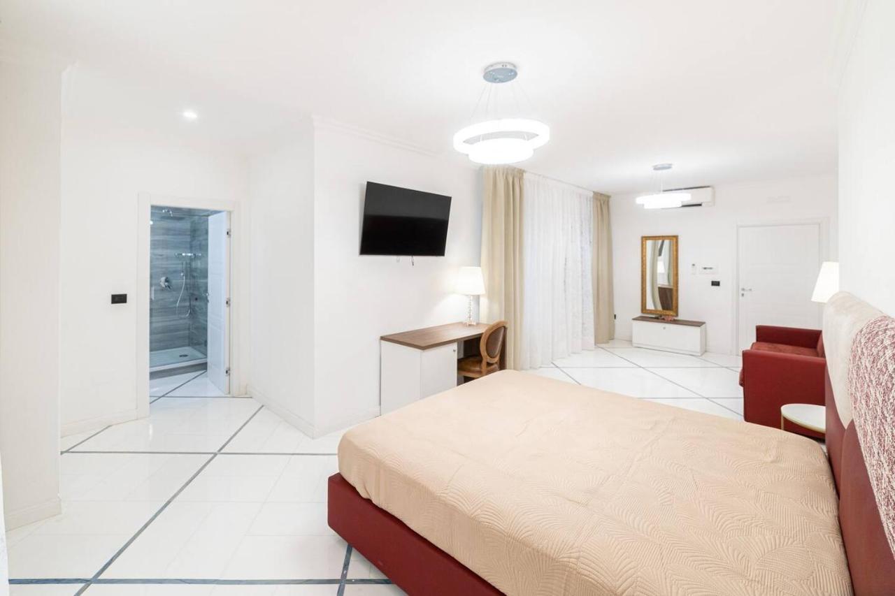 Apartments Hotel Real Suite Napoli Chiaia Mergellina Exterior foto
